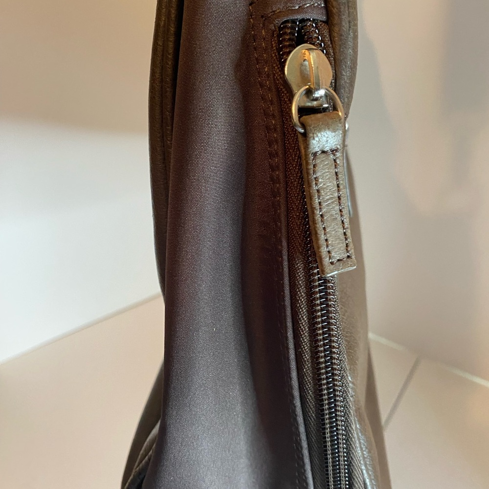 GUN TOTE’N MAMA PURSE LIKE NEW - Picture 7 of 8